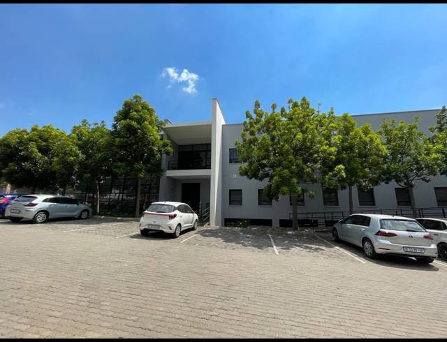 2,168M² OFFICE TO LET IN BRYANSTON